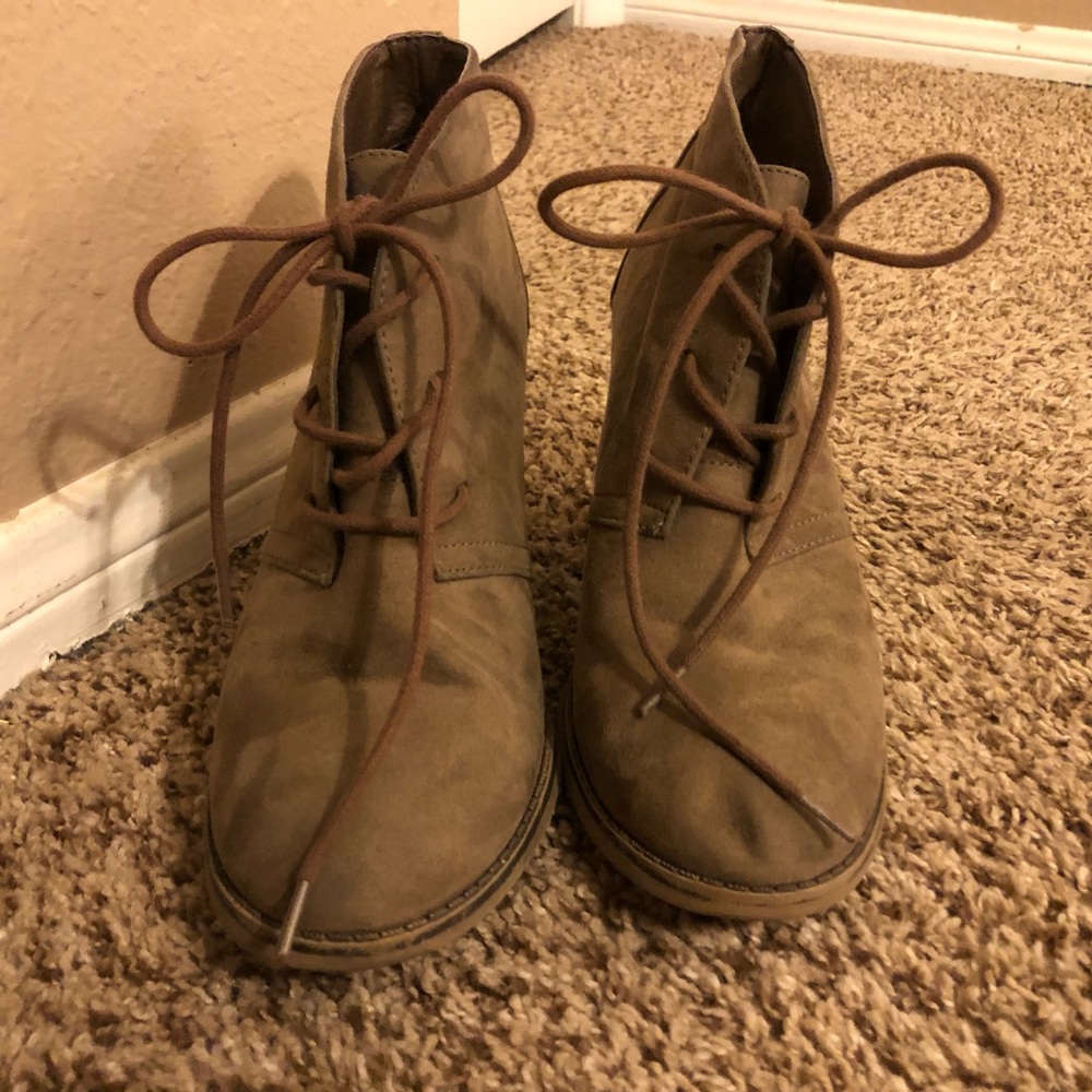 Heeled booties